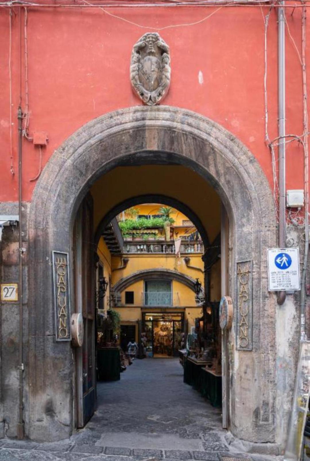 Appartamenti San Gregorio Armeno Наполи Екстериор снимка